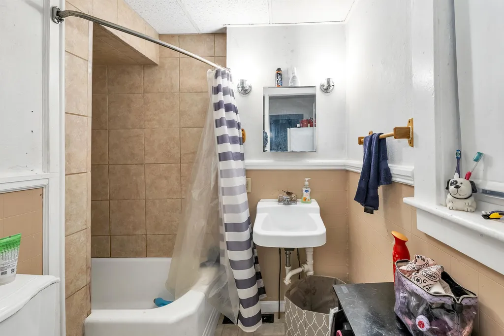 54 Joliet Street Laconia NH 03246