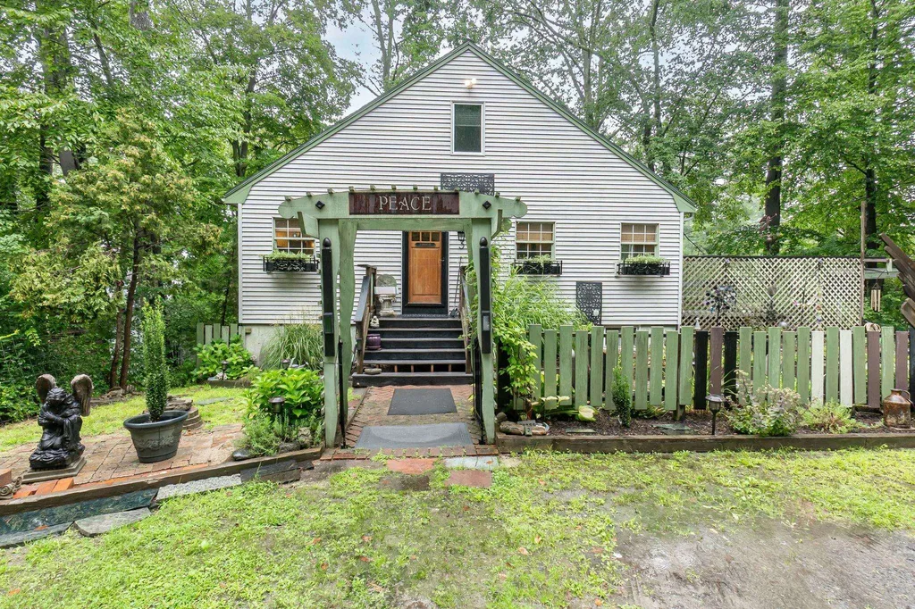 3 Spring Street Windham NH 03087