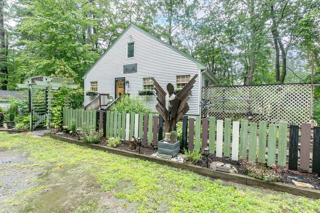 3 Spring Street Windham NH 03087