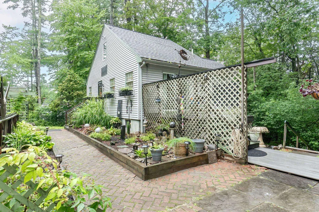 3 Spring Street Windham NH 03087
