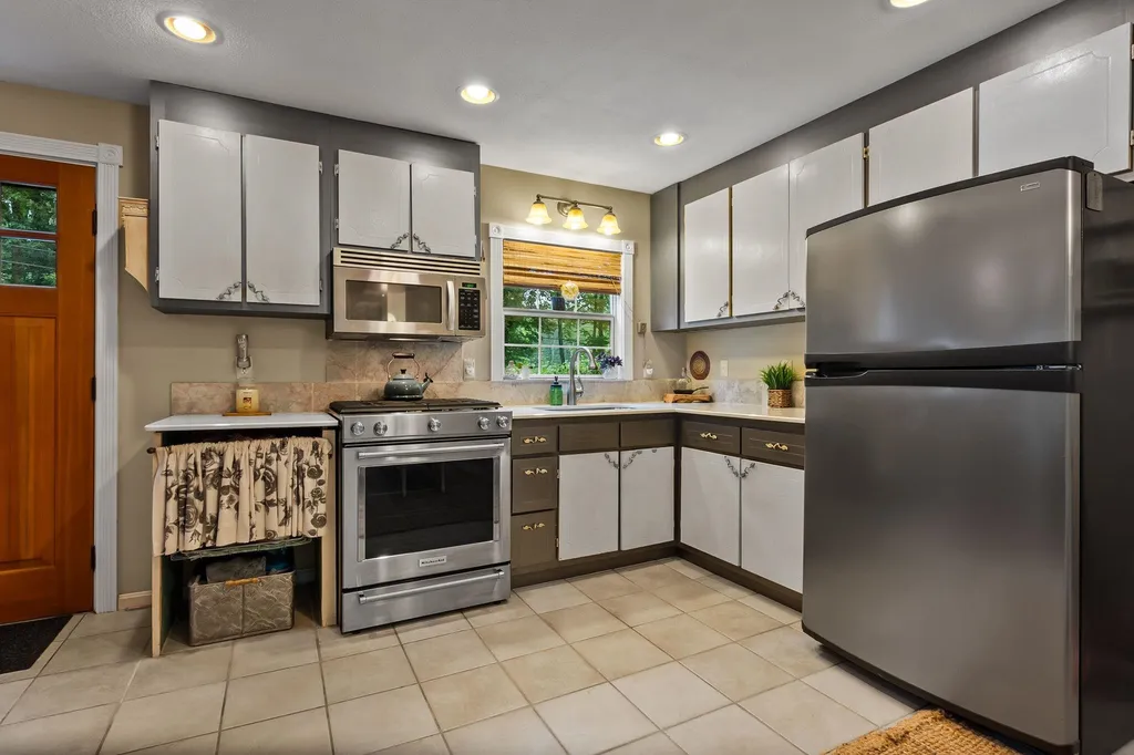 3 Spring Street Windham NH 03087