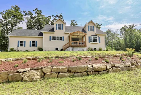 8 Lefevre Drive Kingston NH 03848