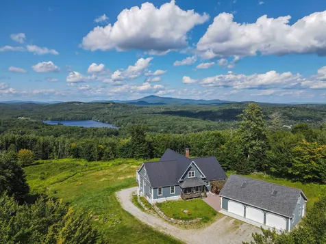 39 Woodview Heights Road Bradford NH 03221