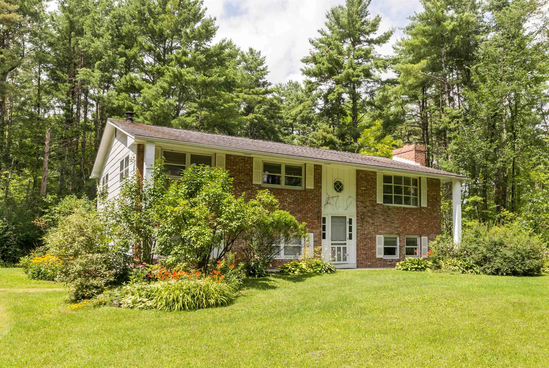 303 Middle Road Colchester VT 05446