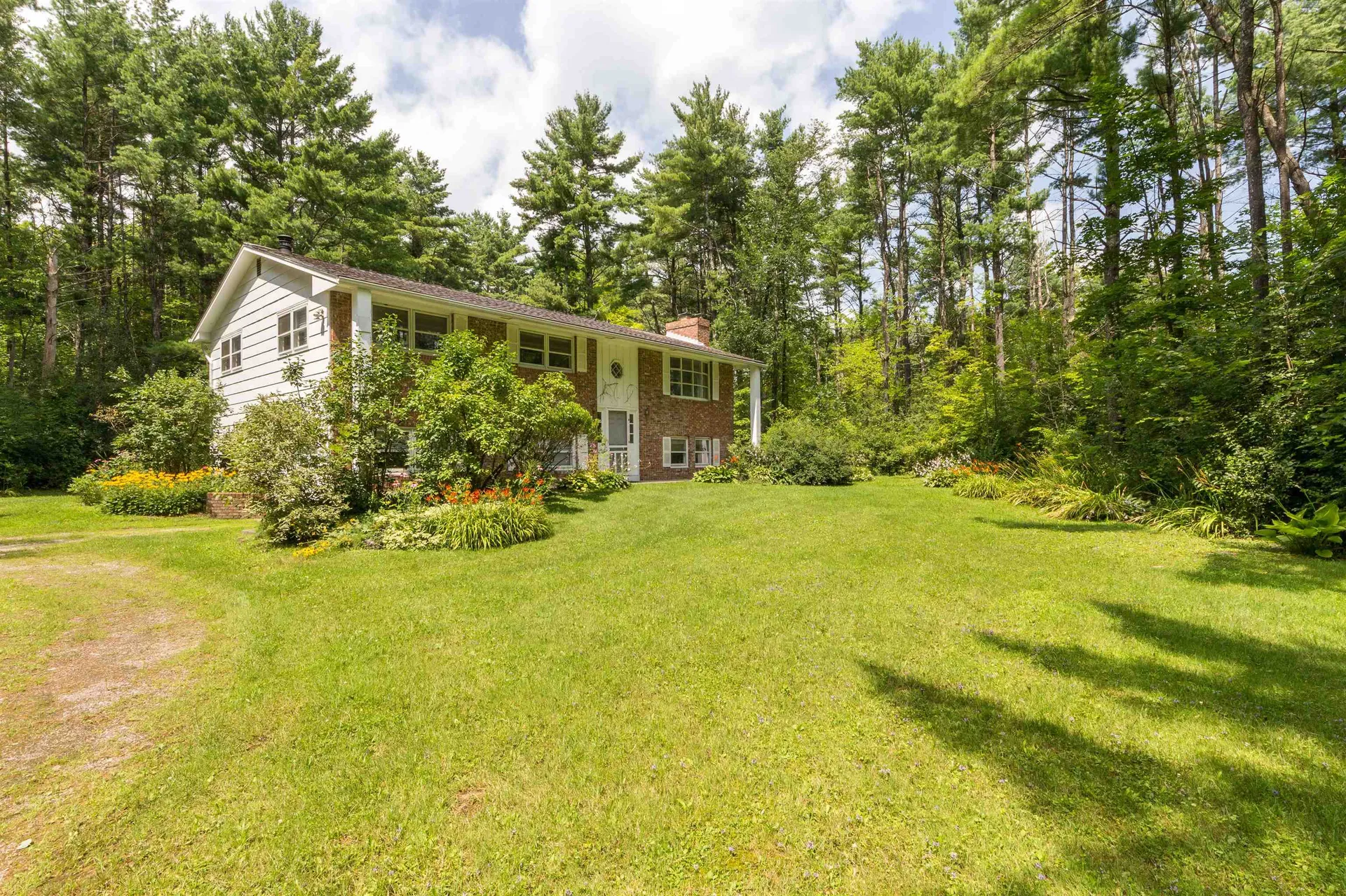 303 Middle Road Colchester VT 05446