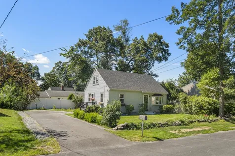 89 Linton Street Nashua NH 03060