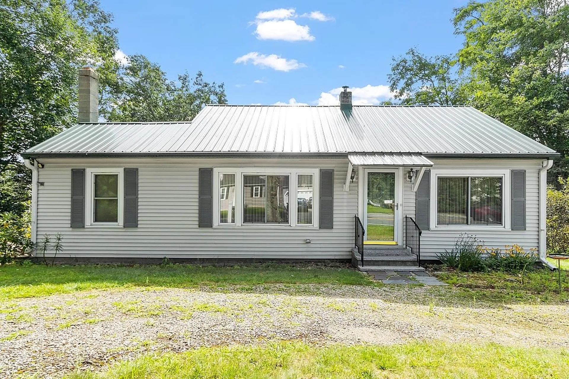 201 E Dunstable Road Nashua NH 03062