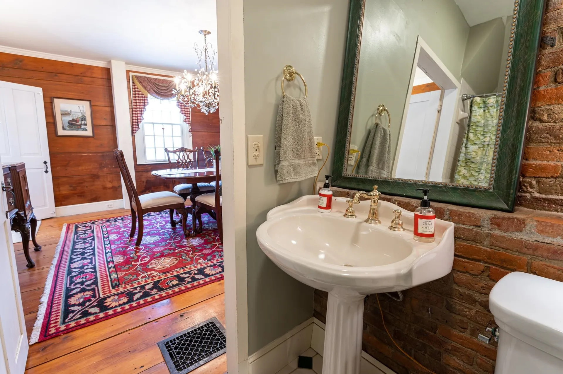 27 Haverhill Road Chester NH 03036