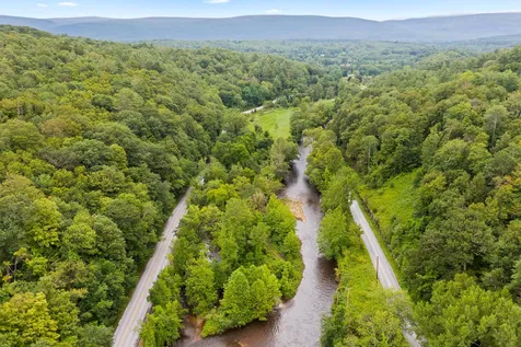 1027 Vt Route 313 Arlington VT 05250