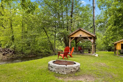 1027 Vt Route 313 Arlington VT 05250