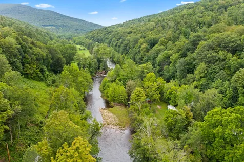 1027 Vt Route 313 Arlington VT 05250