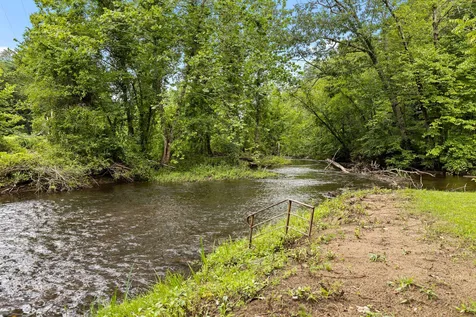 1027 Vt Route 313 Arlington VT 05250