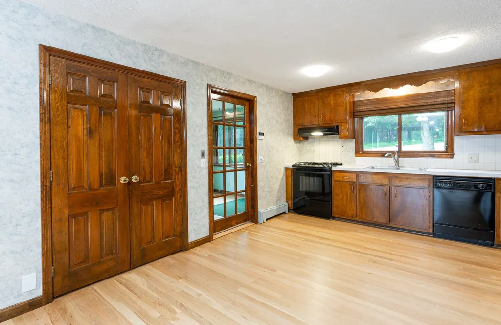 156 Greeley Street Hudson NH 03051