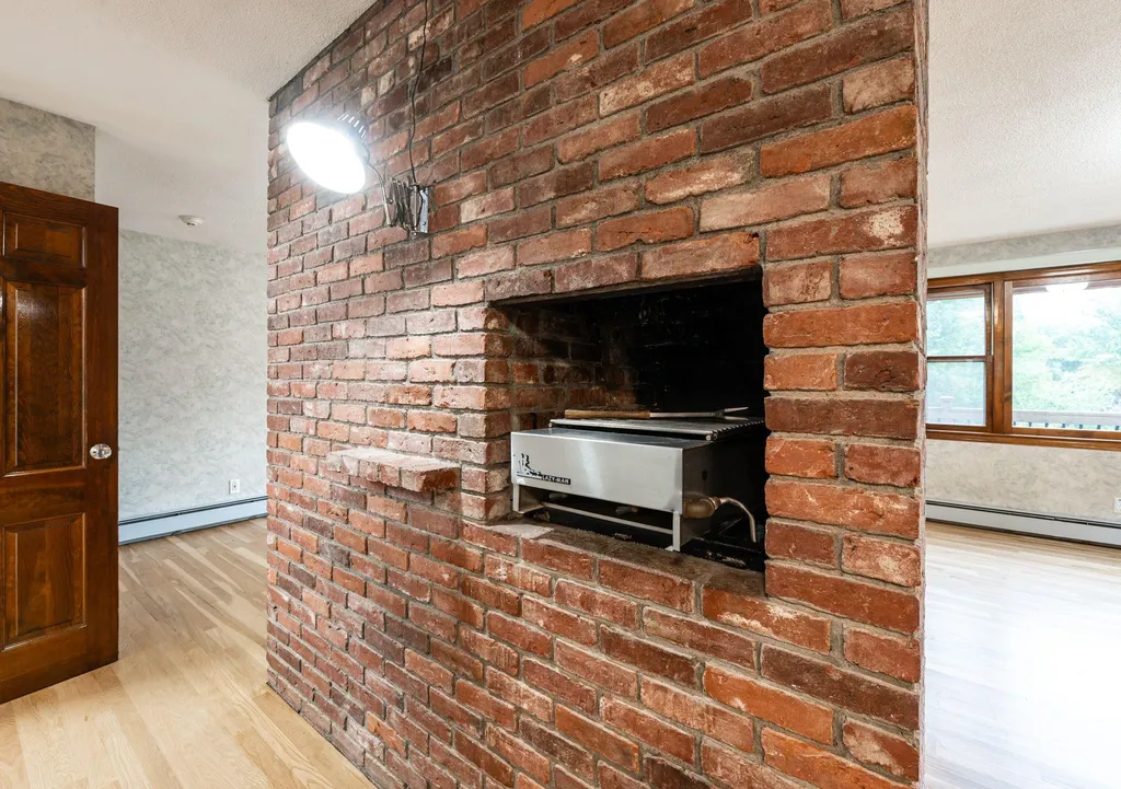 156 Greeley Street Hudson NH 03051