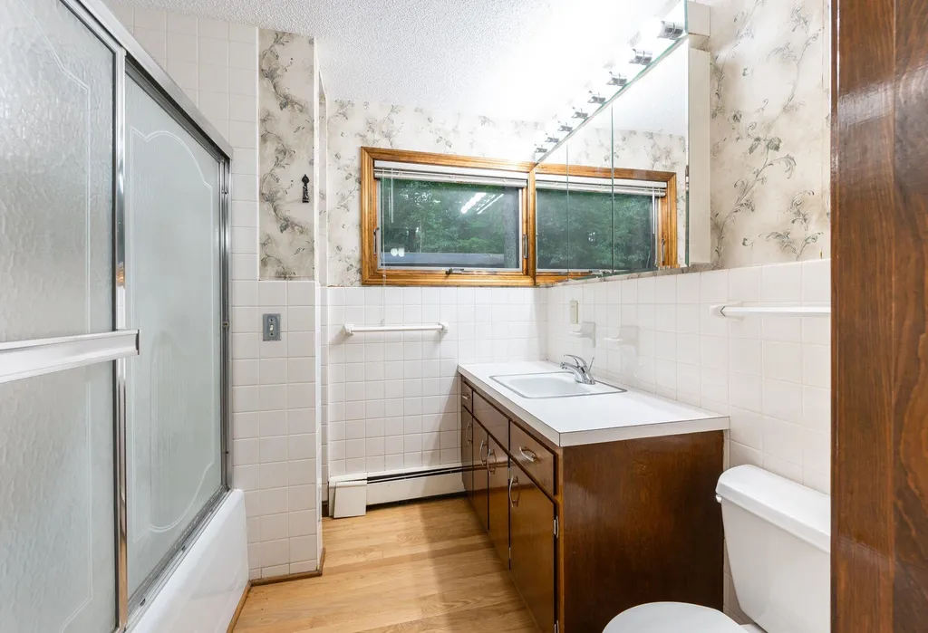 156 Greeley Street Hudson NH 03051
