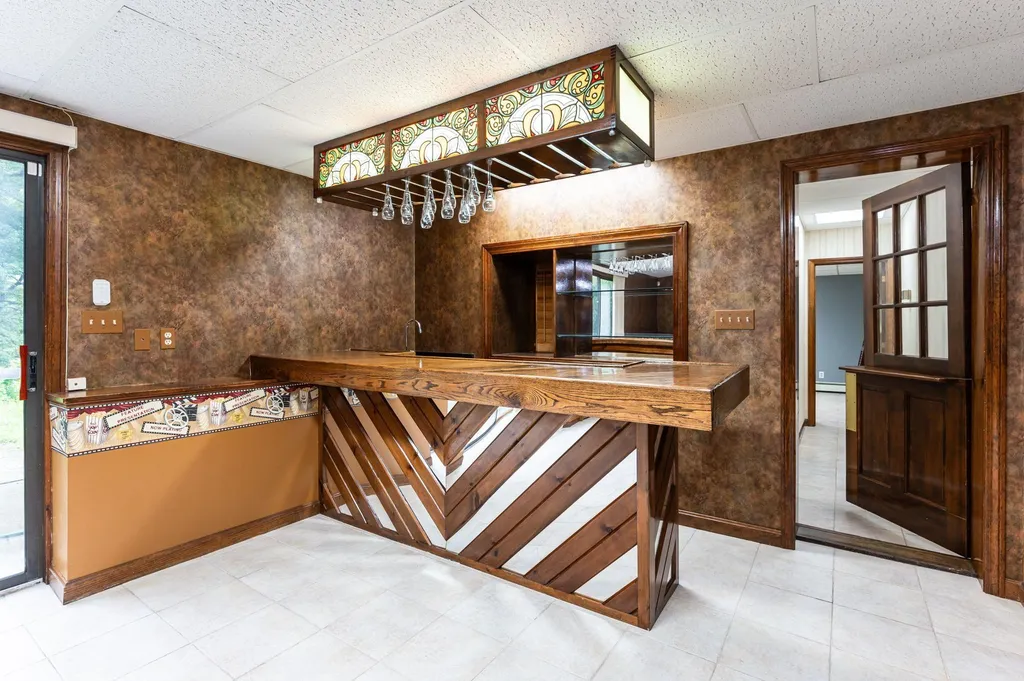 156 Greeley Street Hudson NH 03051