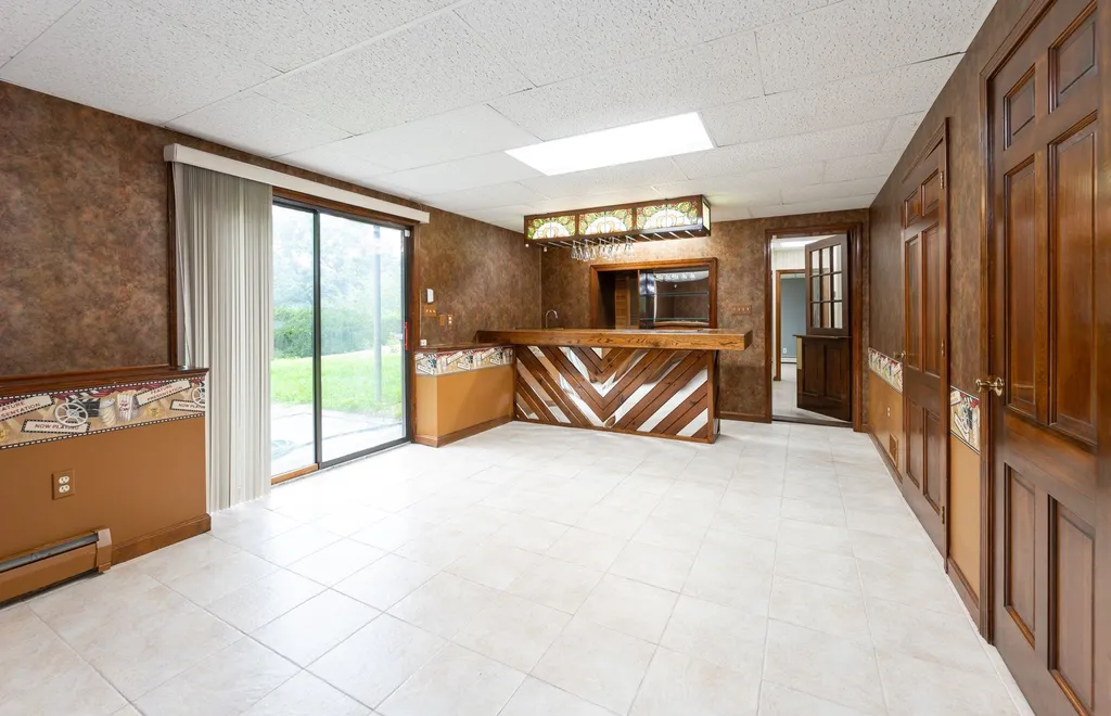 156 Greeley Street Hudson NH 03051