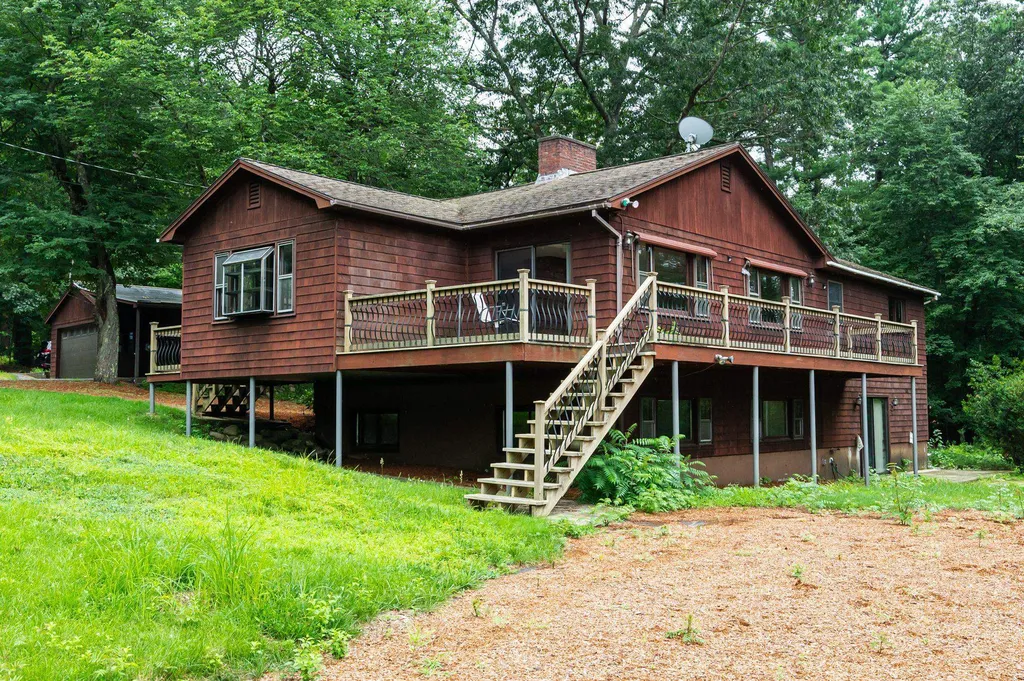 156 Greeley Street Hudson NH 03051