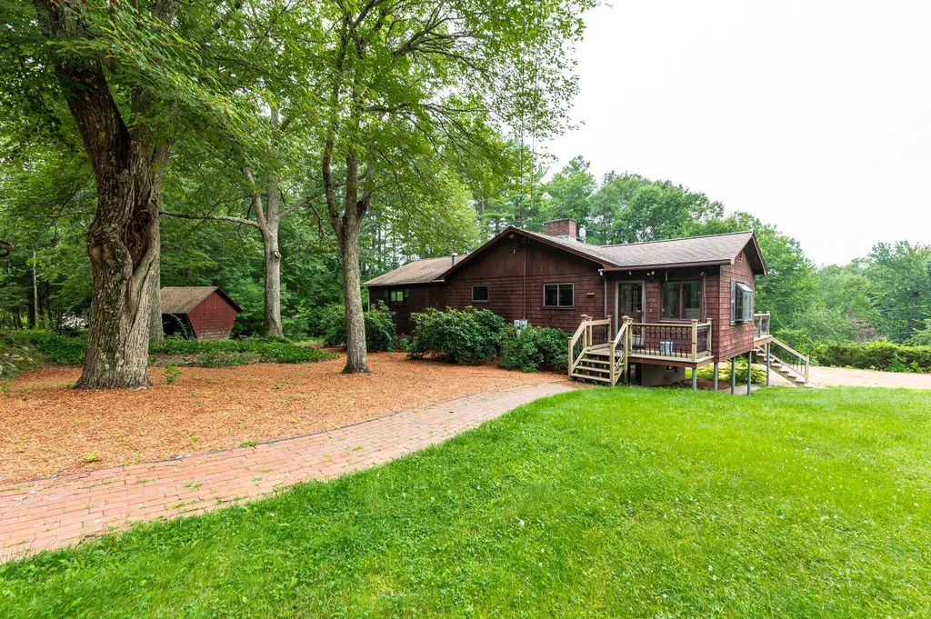 156 Greeley Street Hudson NH 03051