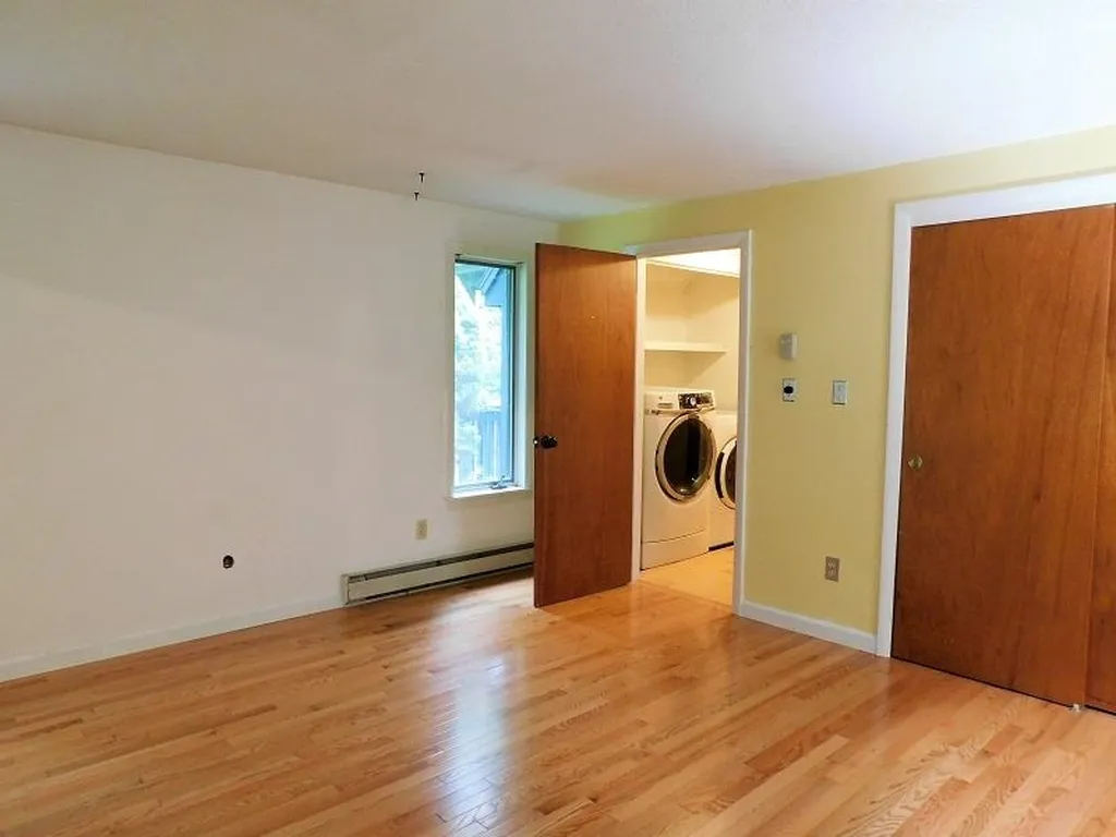 52 Moharimet Drive Madbury NH 03823