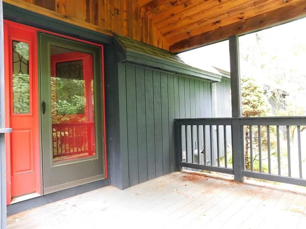 52 Moharimet Drive Madbury NH 03823