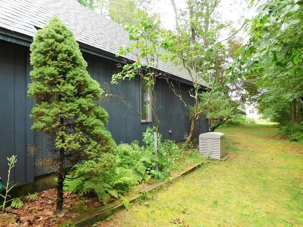 52 Moharimet Drive Madbury NH 03823