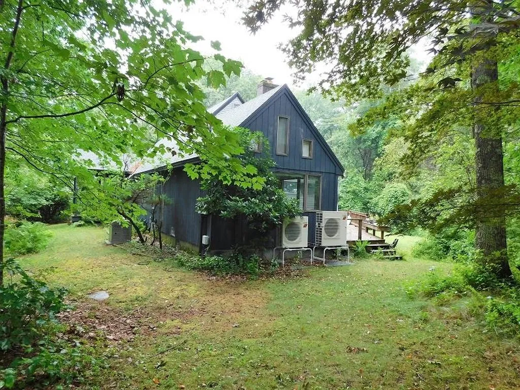 52 Moharimet Drive Madbury NH 03823
