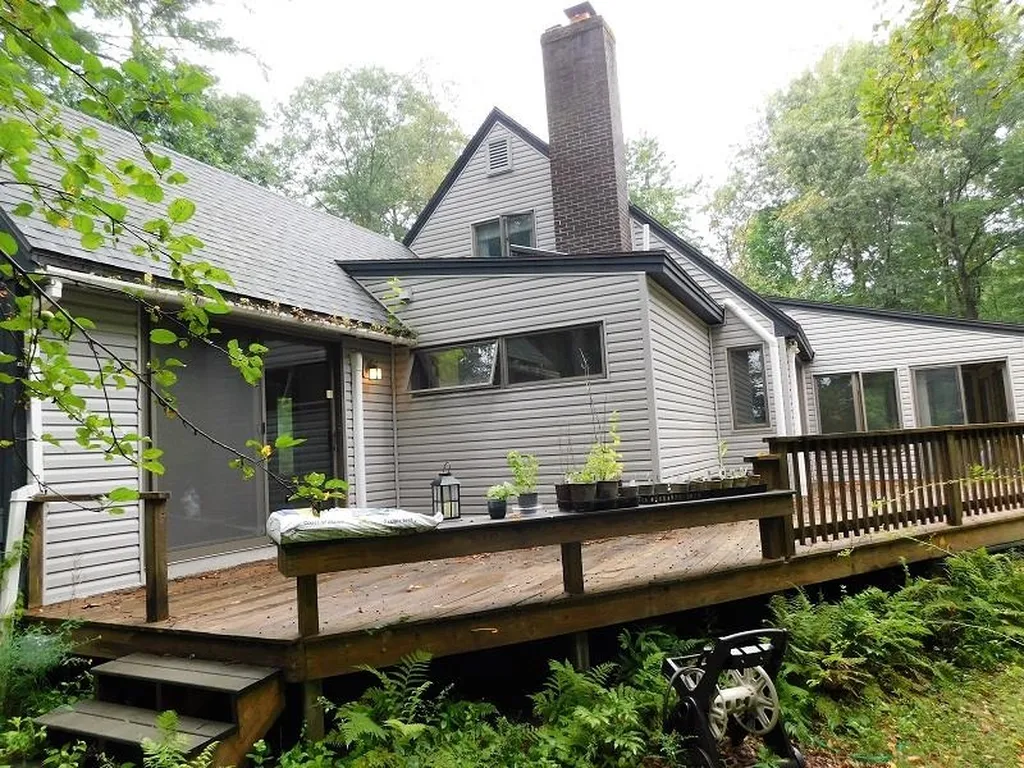 52 Moharimet Drive Madbury NH 03823