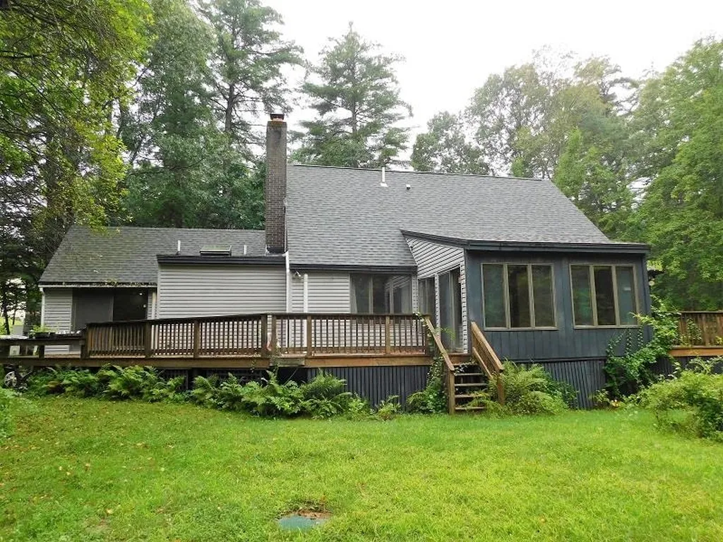 52 Moharimet Drive Madbury NH 03823