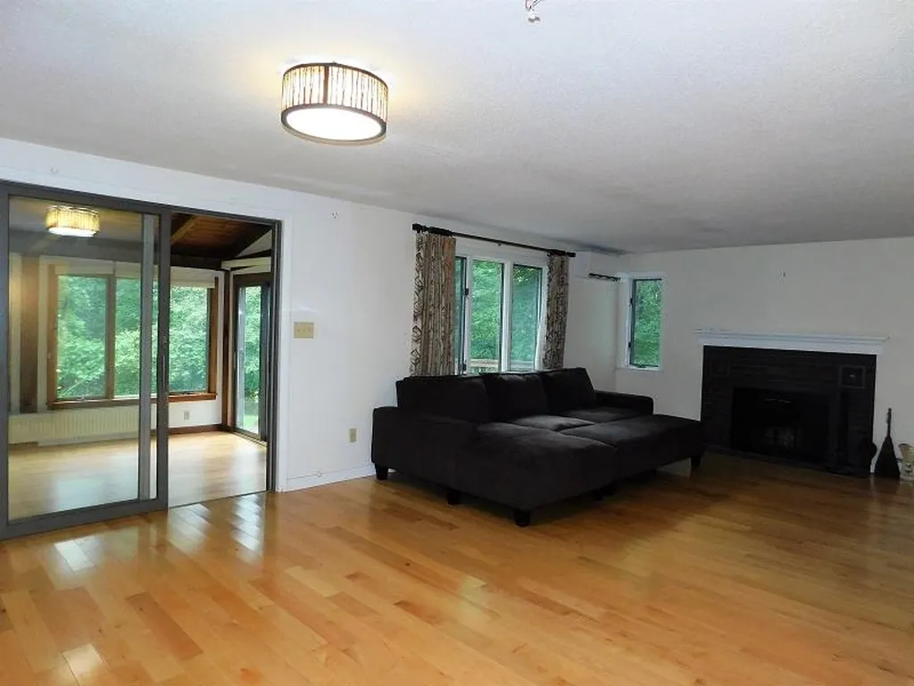 52 Moharimet Drive Madbury NH 03823