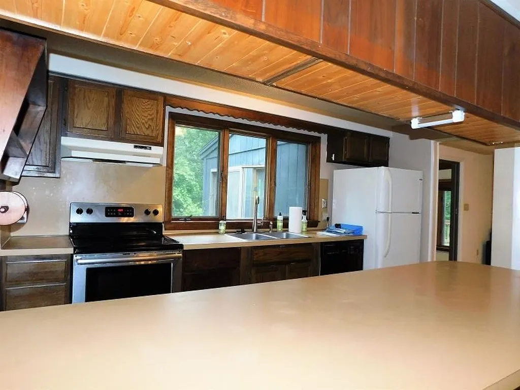 52 Moharimet Drive Madbury NH 03823