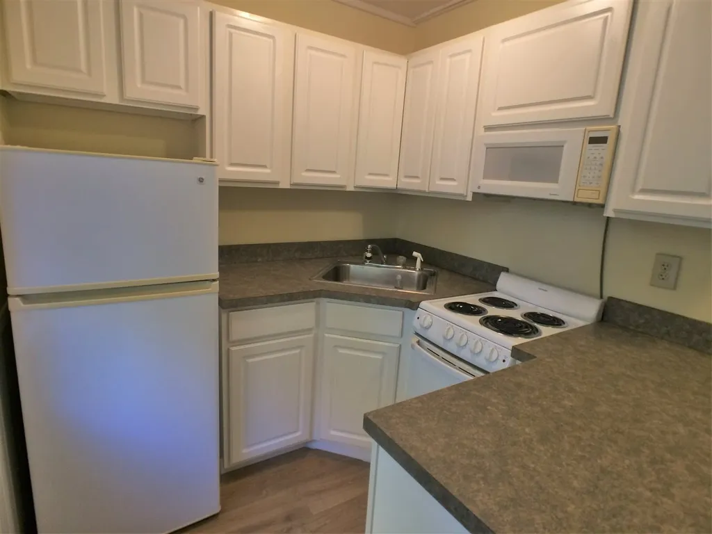 2 Elm Street Newmarket NH 03857