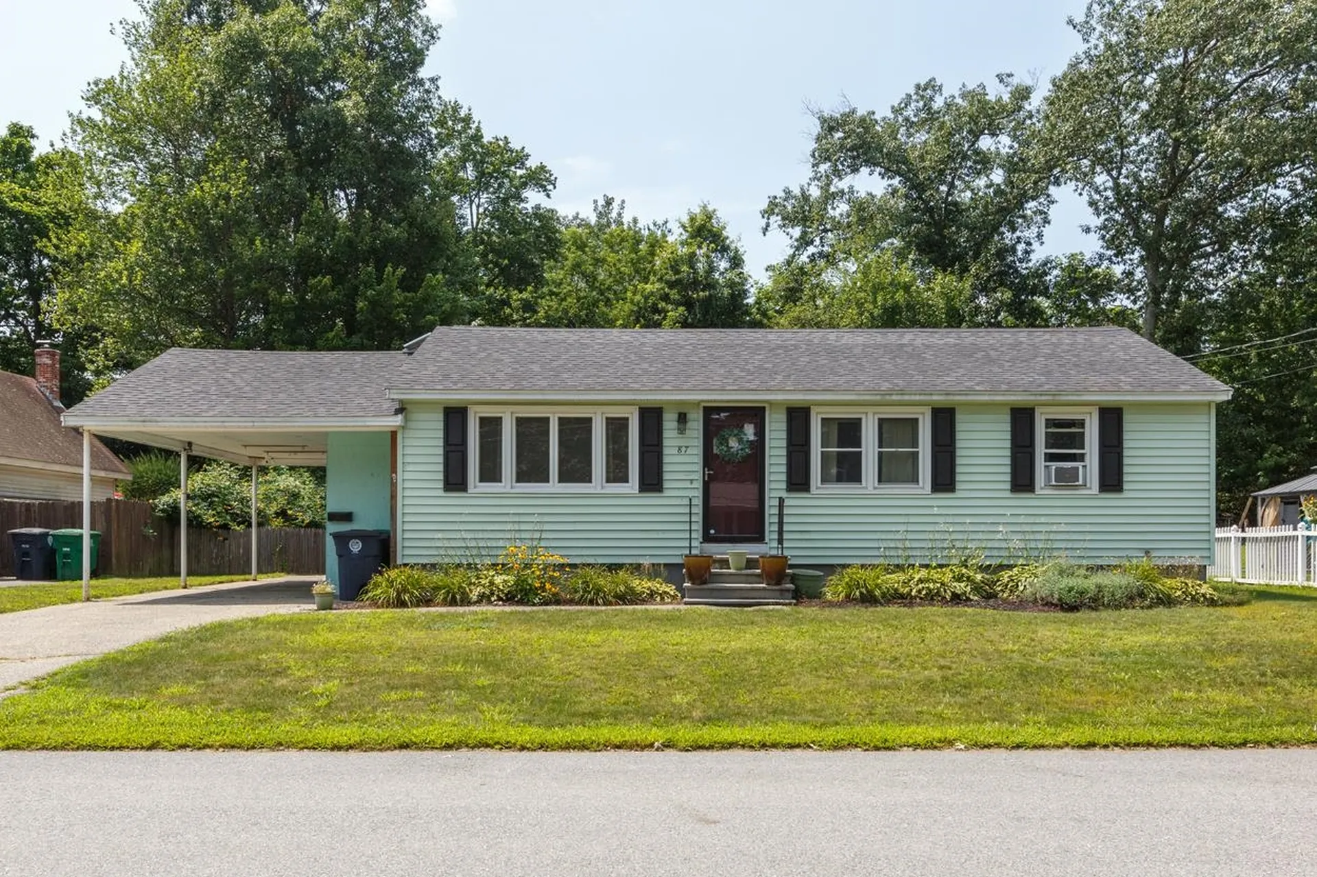 87 Gillis Street Nashua NH 03060