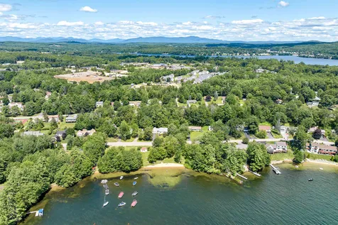9 Algonquin Drive Laconia NH 03246