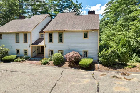 9 Algonquin Drive Laconia NH 03246