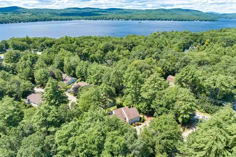 9 Algonquin Drive Laconia NH 03246