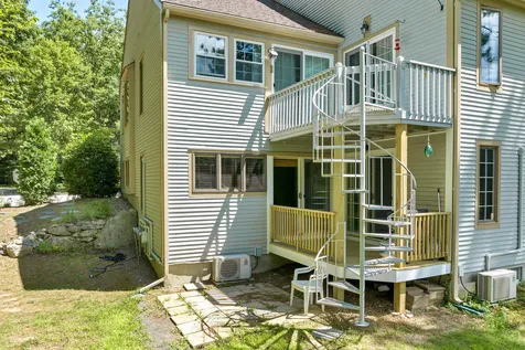 9 Algonquin Drive Laconia NH 03246
