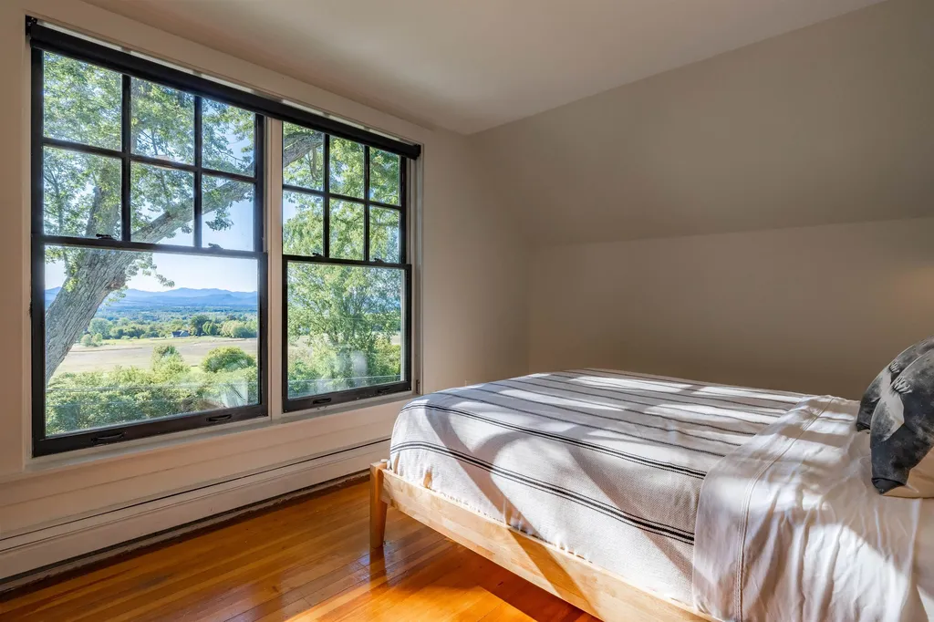 27 Inn Road Charlotte VT 05445