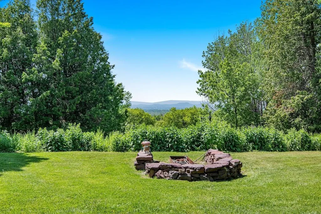 27 Inn Road Charlotte VT 05445