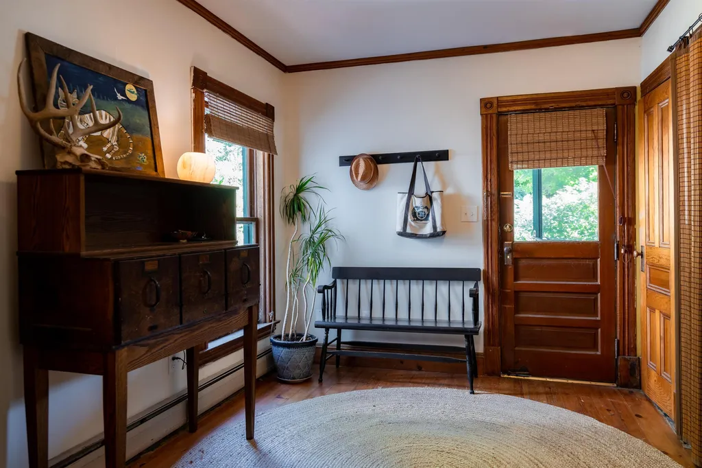 27 Inn Road Charlotte VT 05445