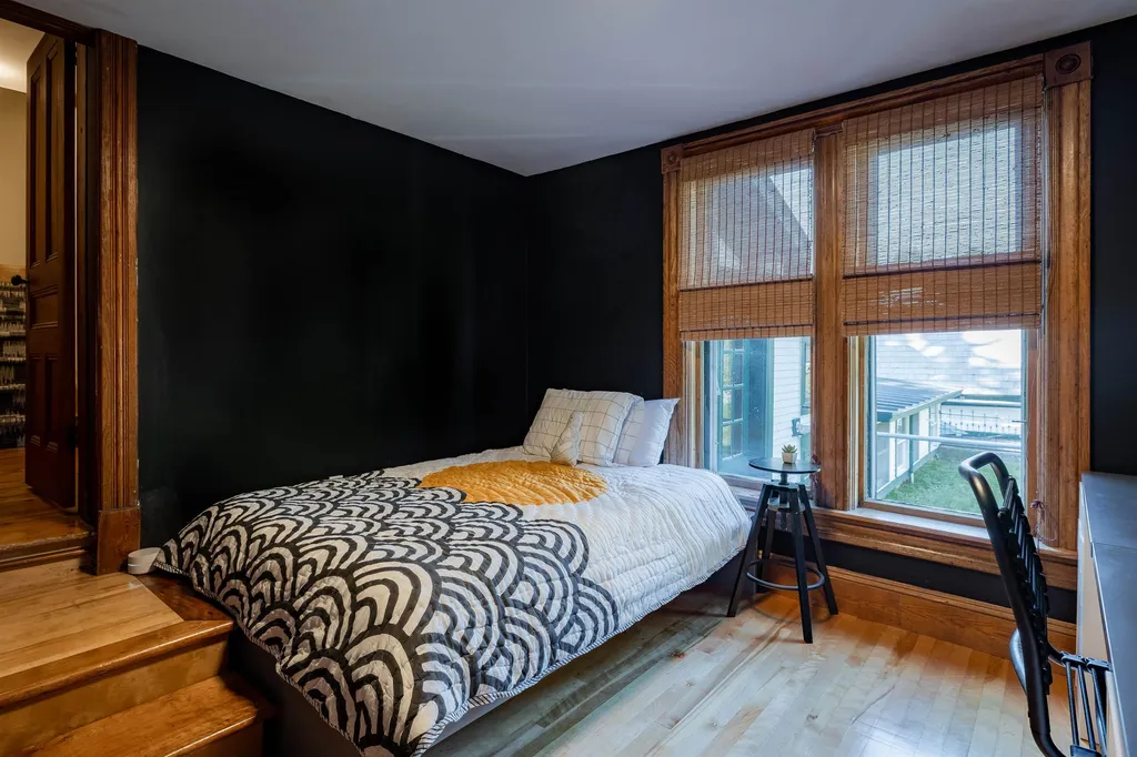 27 Inn Road Charlotte VT 05445