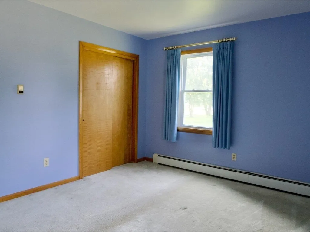 9 Londonderry Lane Essex VT 05452