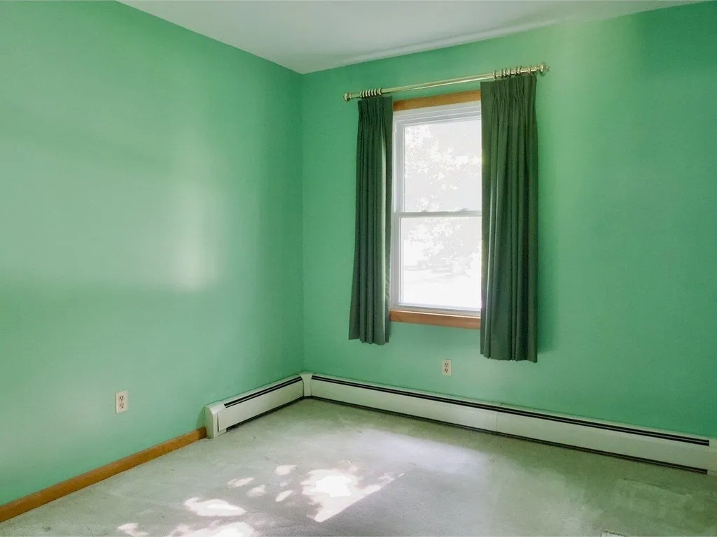 9 Londonderry Lane Essex VT 05452