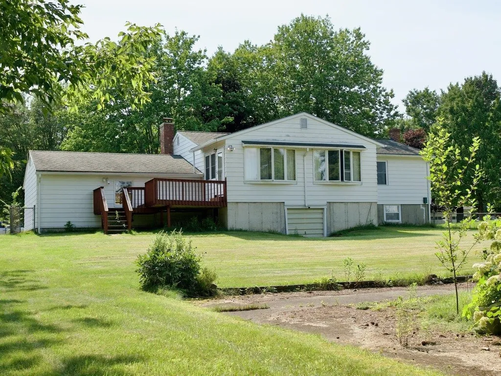 9 Londonderry Lane Essex VT 05452