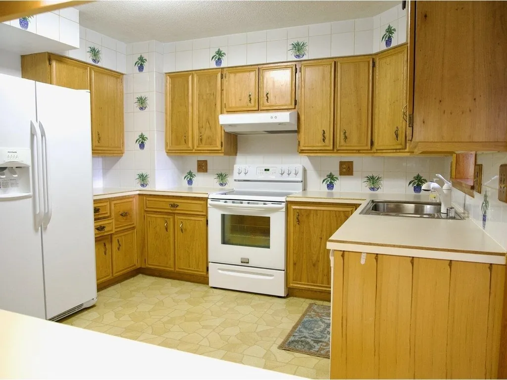 9 Londonderry Lane Essex VT 05452