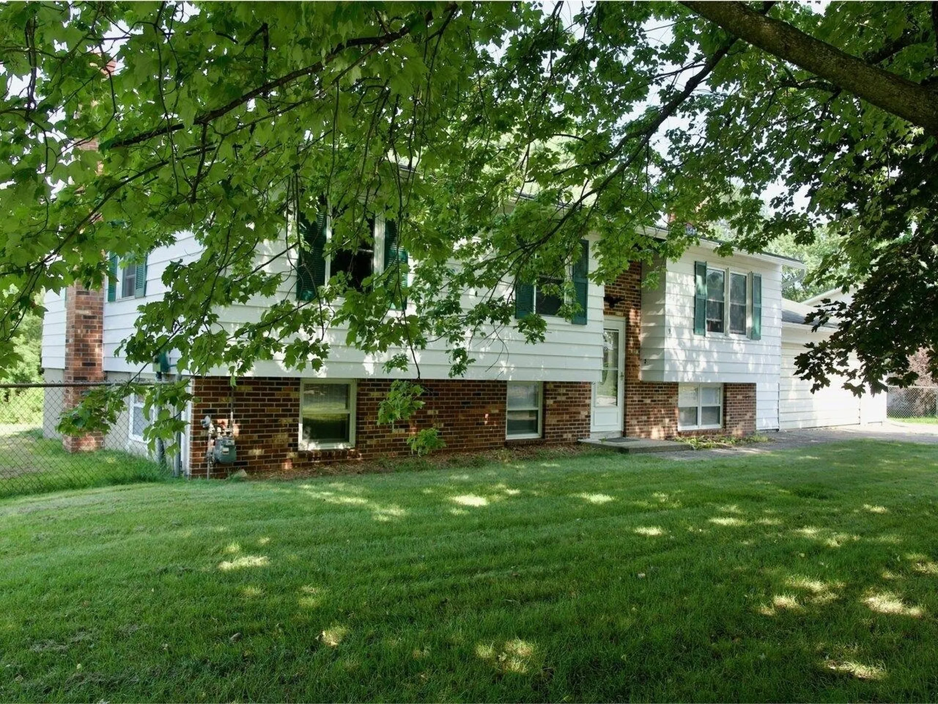 9 Londonderry Lane Essex VT 05452