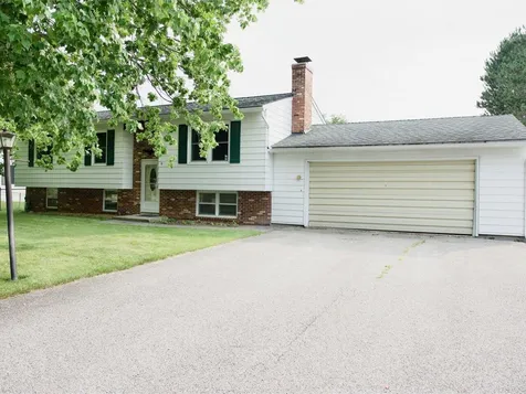 9 Londonderry Lane Essex VT 05452
