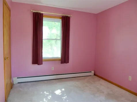 9 Londonderry Lane Essex VT 05452