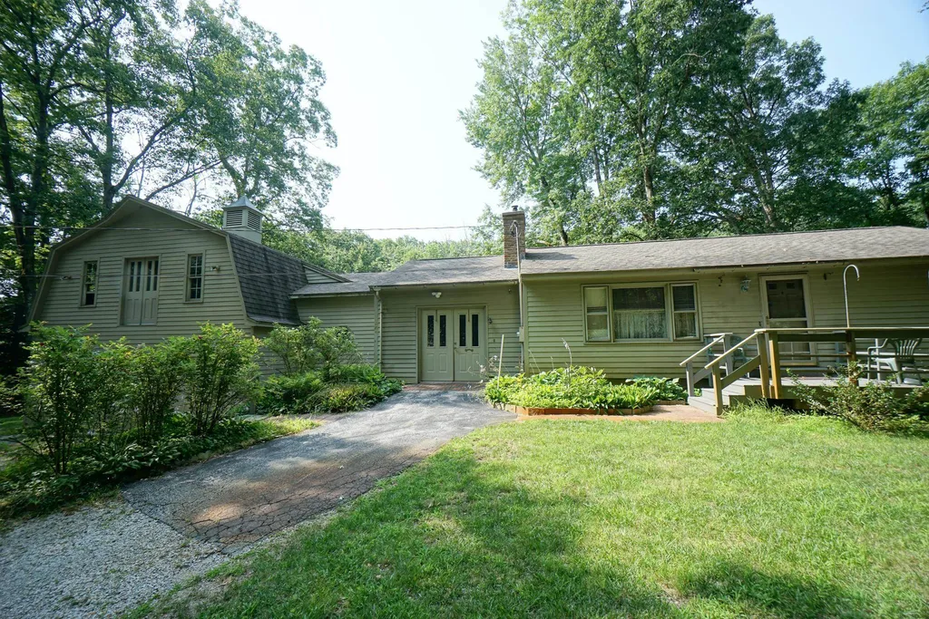 284 Bicentennial Drive Hooksett NH 03106