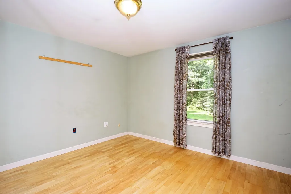 284 Bicentennial Drive Hooksett NH 03106